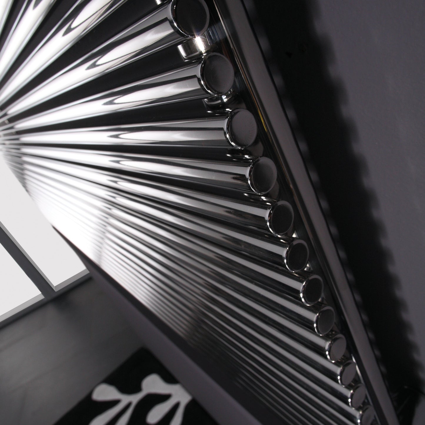 Giada 18 | Stainless Steel Horizontal Hot Water Radiator
