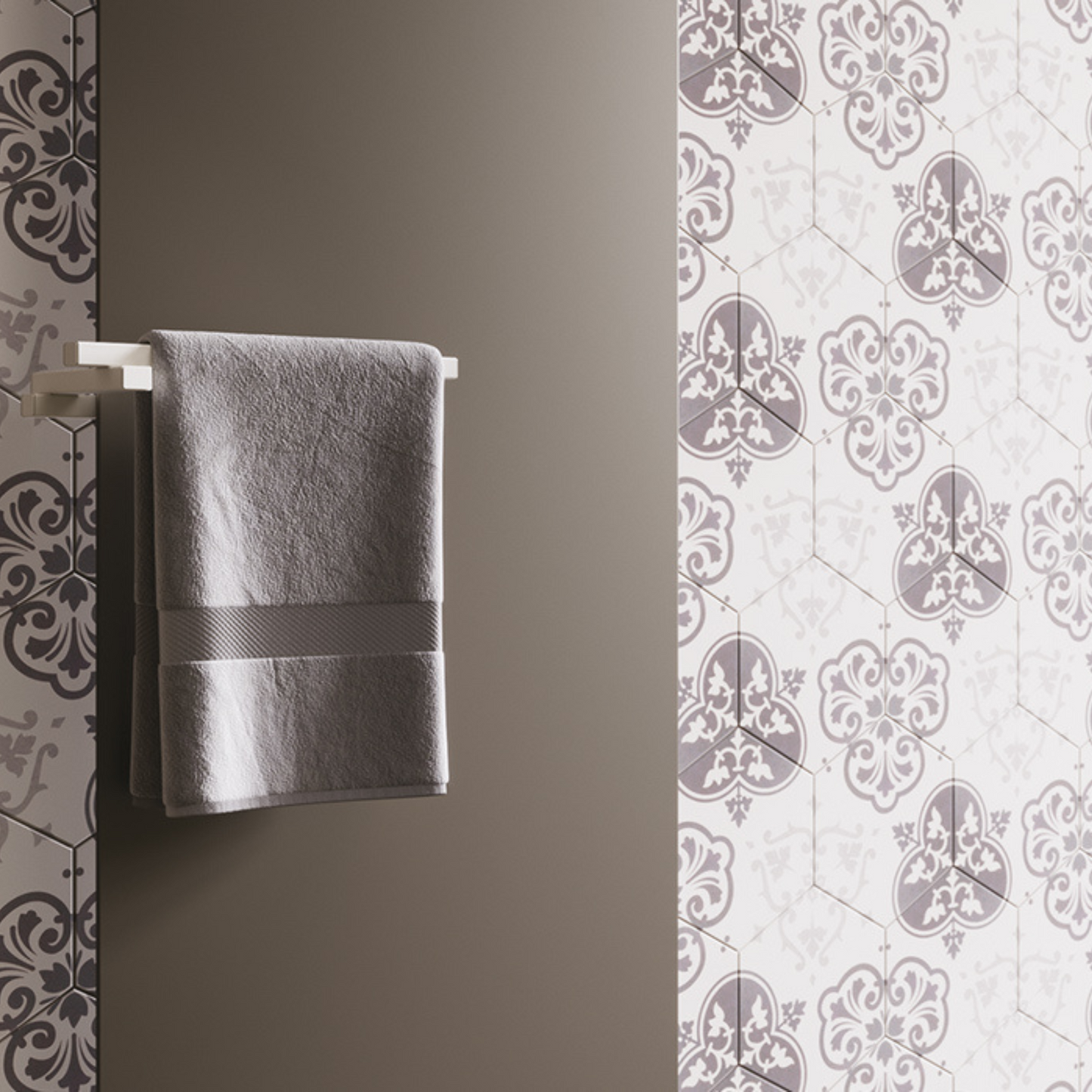 Lynea Towel Bar KIT for Frame