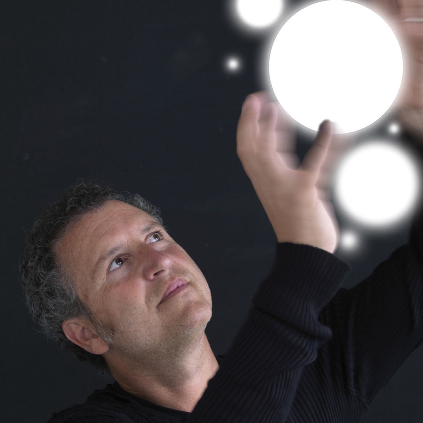 Sfere | Hot Water Towel Warmer Radiator