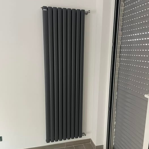 Tamara | Vertical Hot Water Radiator