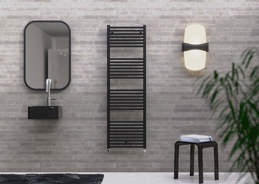LISA 22 Black | Hydronic Towel Warmer